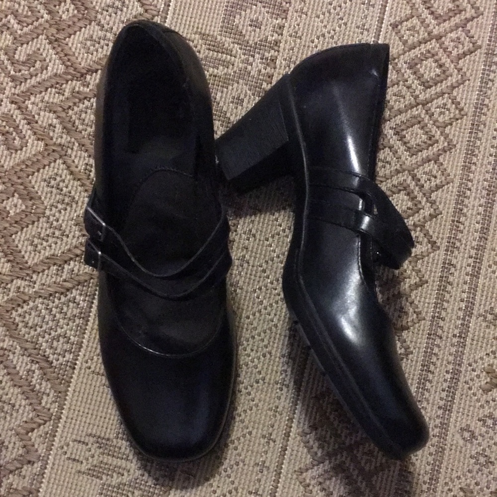 Women’s Clark’s Leather Mary Janes 9.5 M